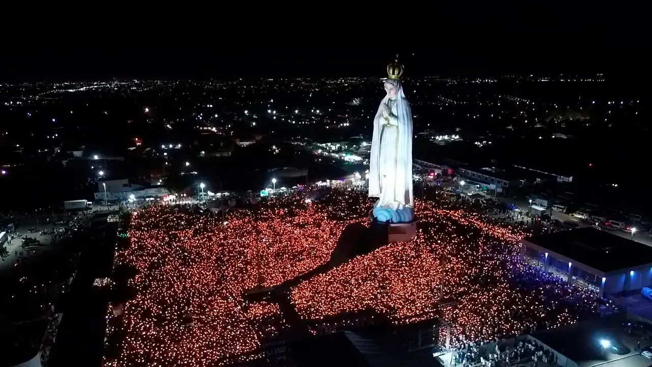 En la foto: Estatua Nuestra Señora de Fátima en Crato En la foto: Estatua Nuestra Señora de Fátima en Crato