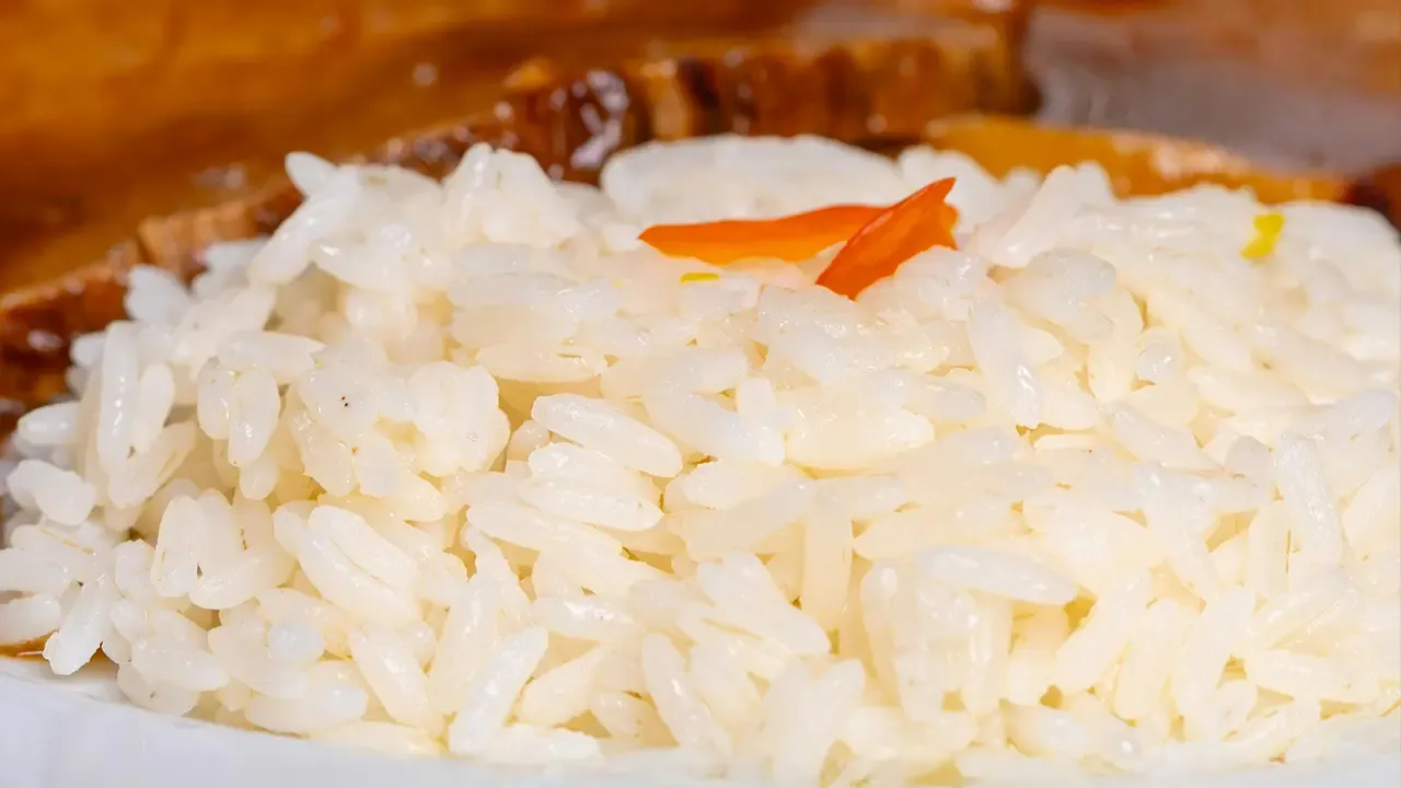 En la foto: Plato con arroz blanco