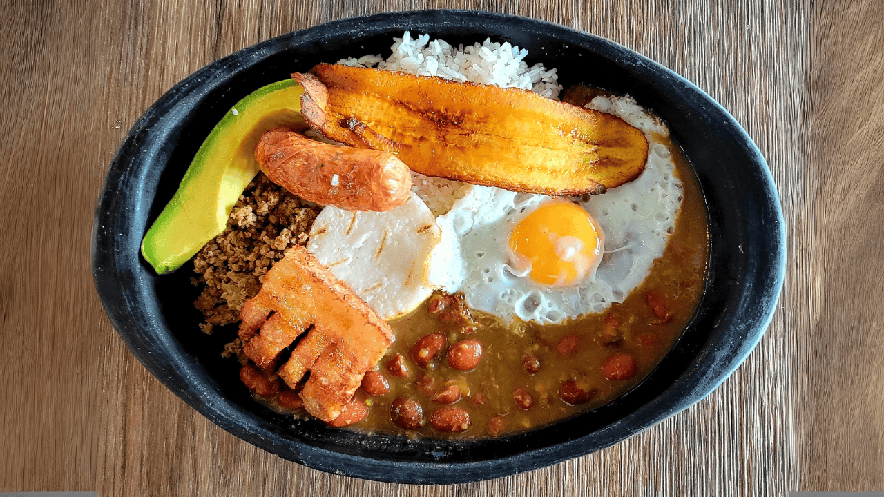 Bandeja paisa, plato típico en Antioquia