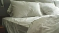 En la foto: Cama blanca